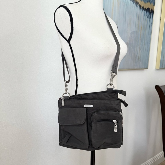 Baggallini Cross Over Crossbody Bag Travel Pockets Dark Gray - Picture 1 of 8